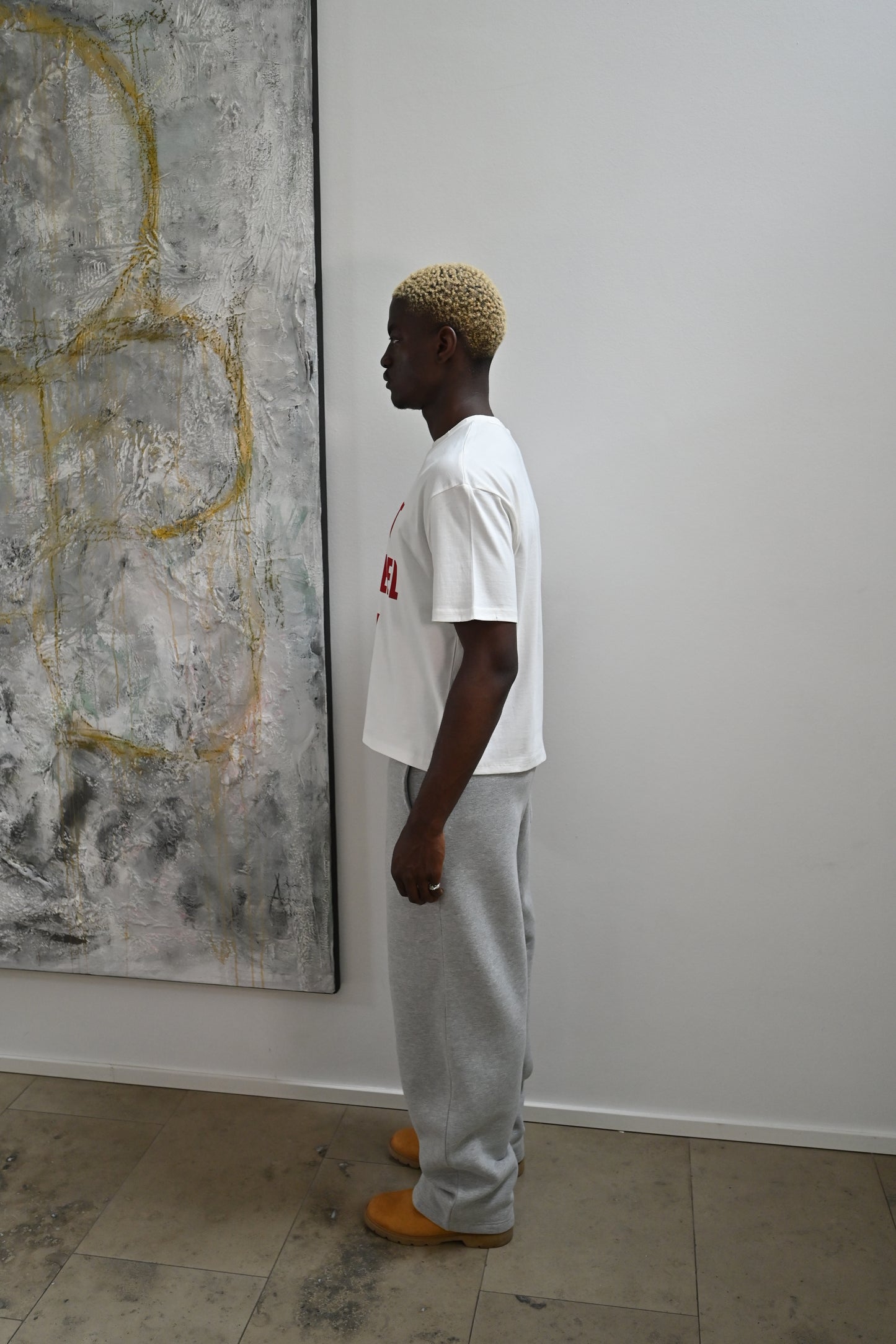 DISTRESSED JOGGER