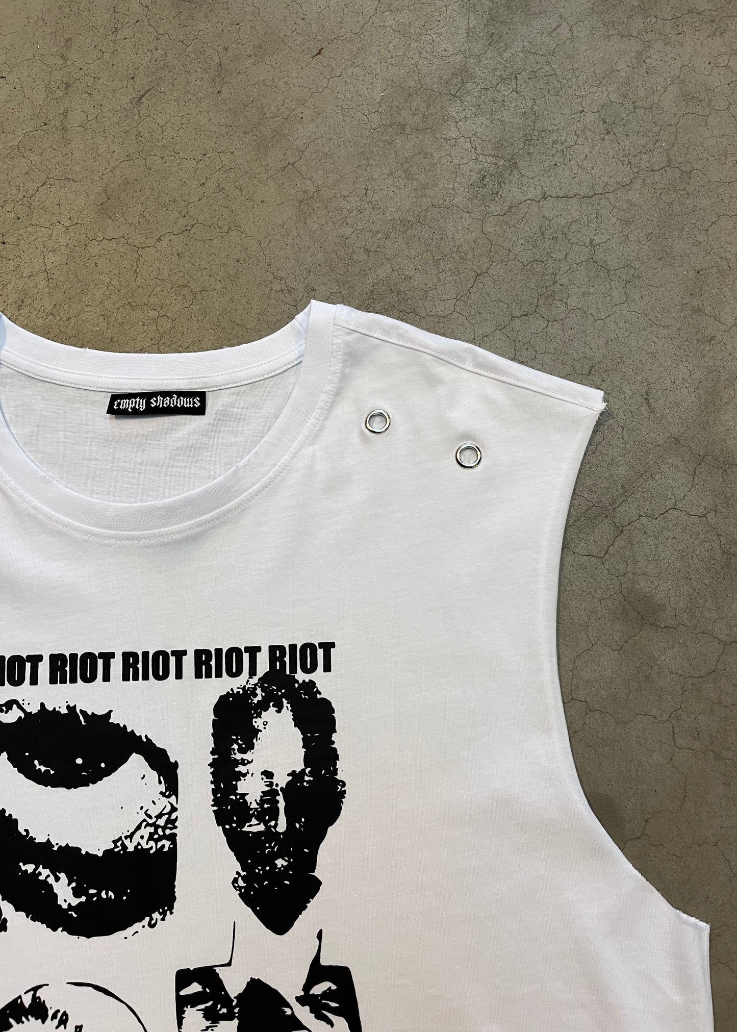 RIOT TANKTOP BLACK
