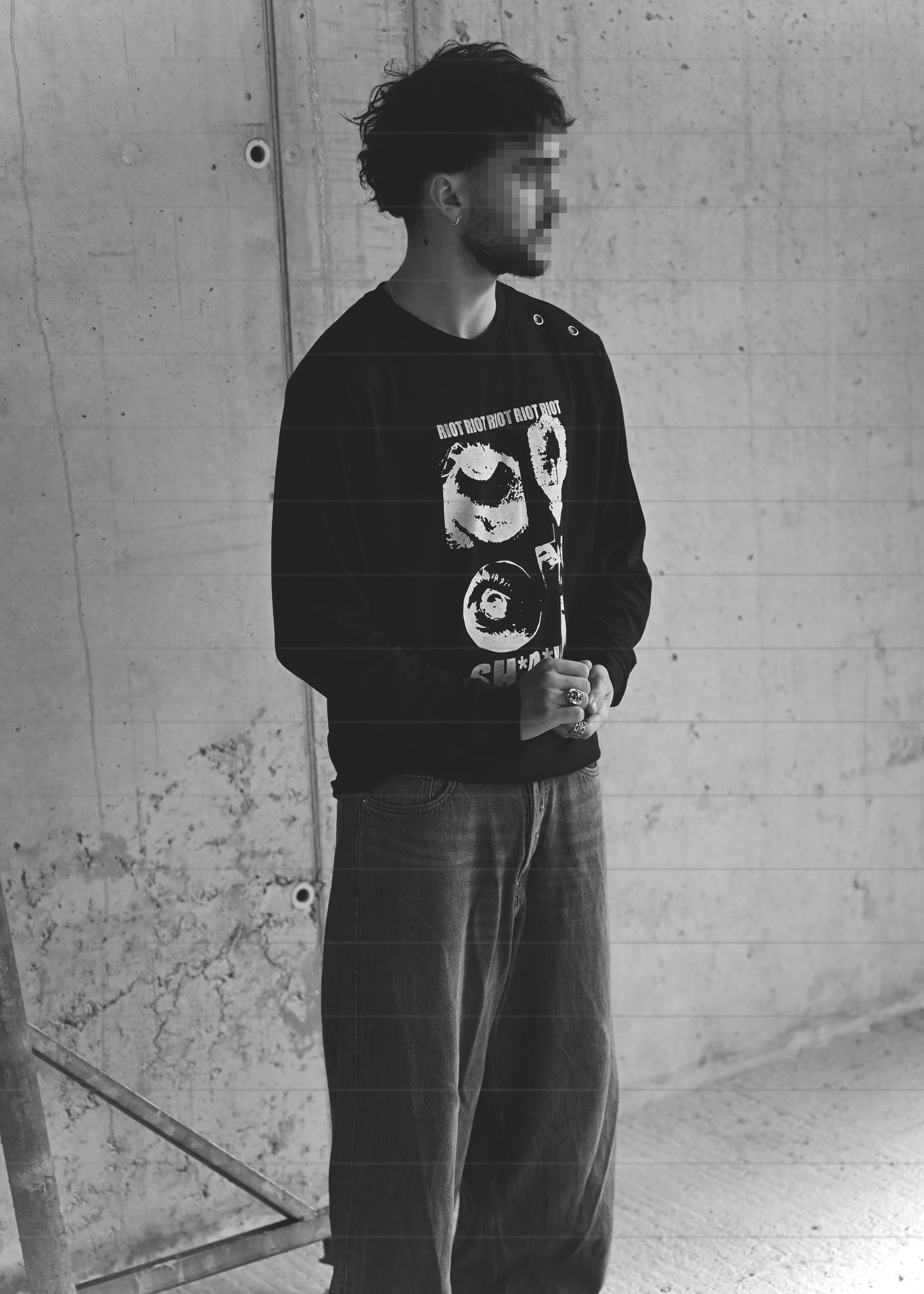RIOT LONGSLEEVE