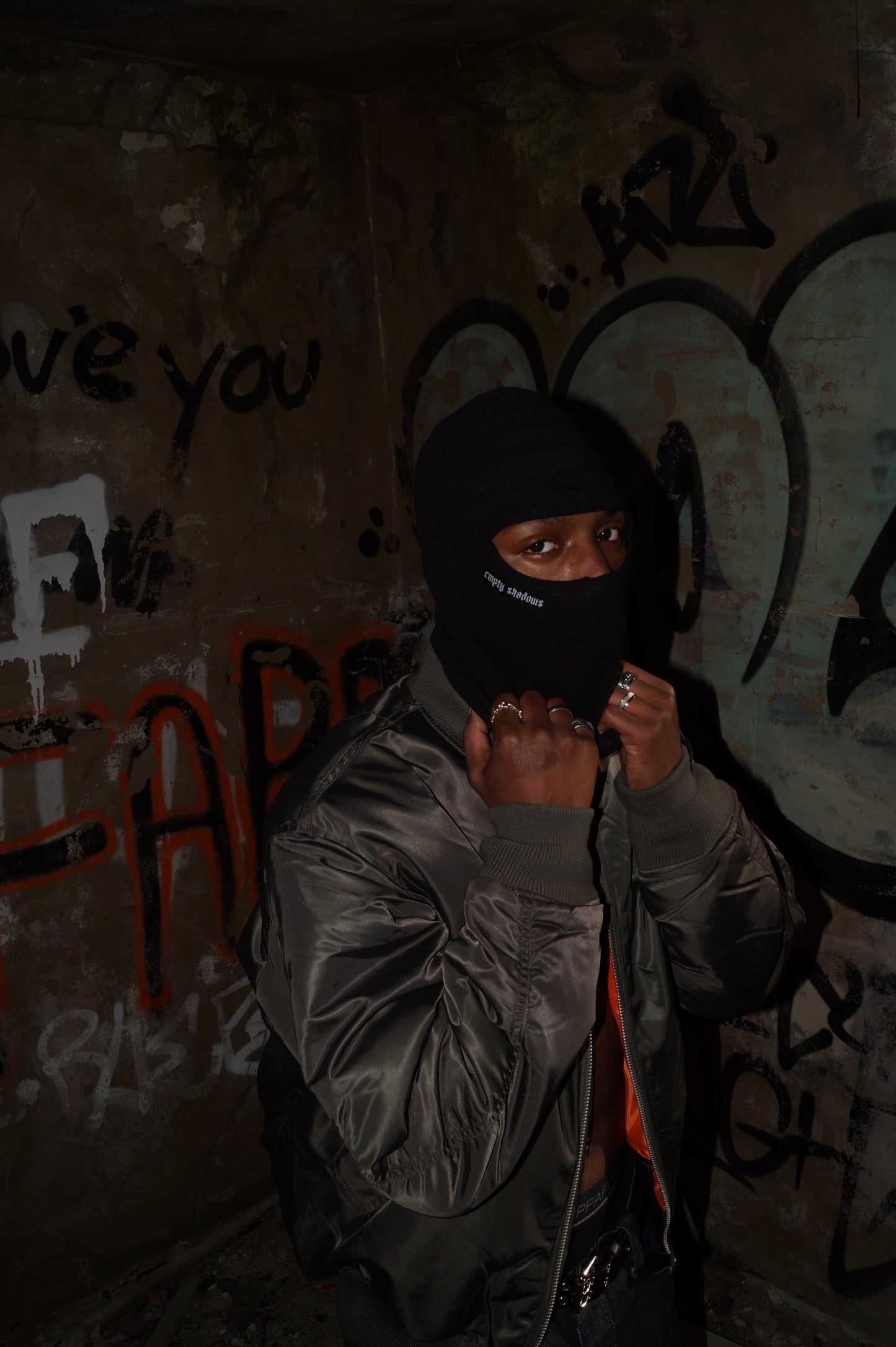 SHADOW MASK