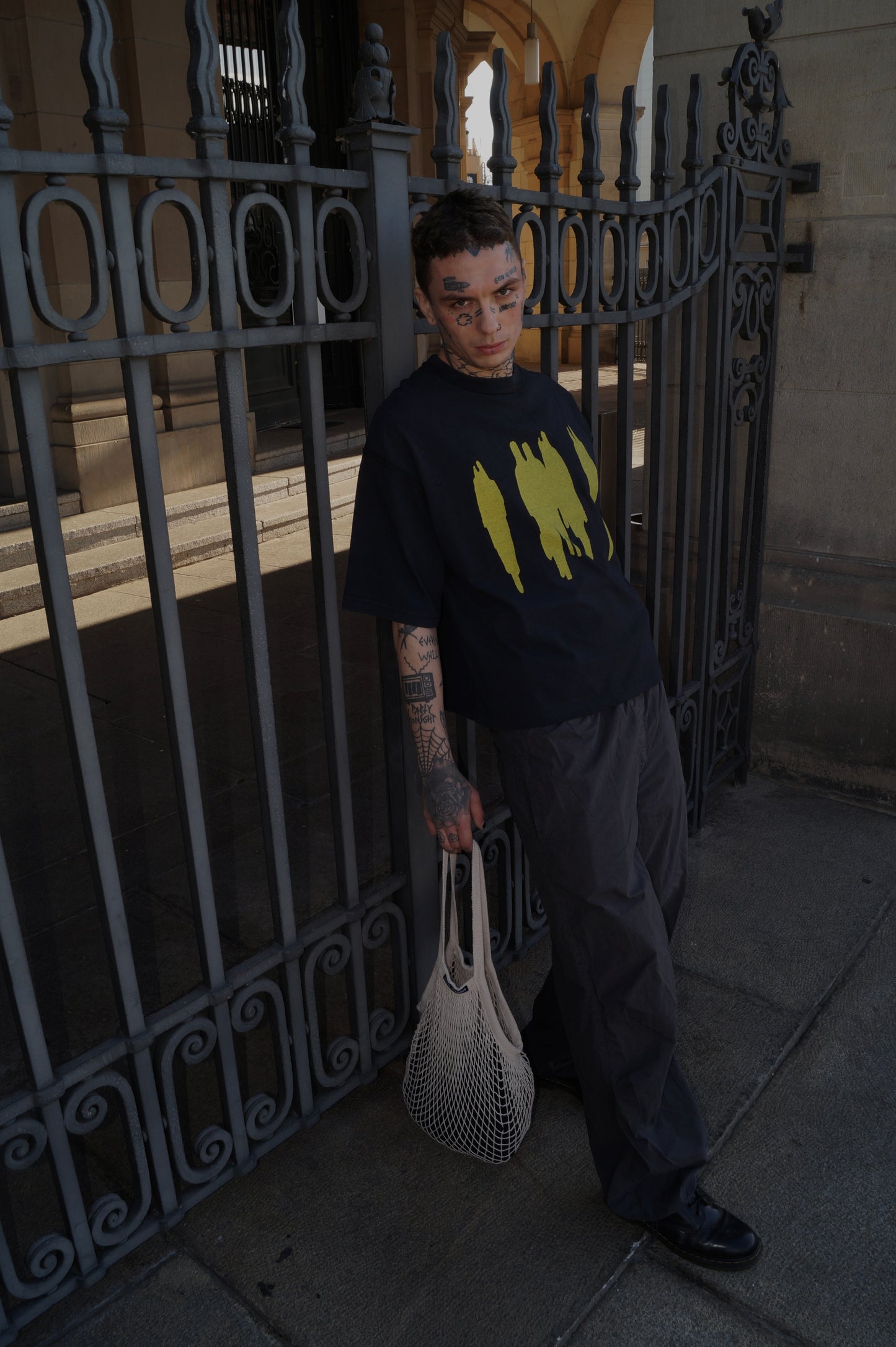 SHADOW TEE